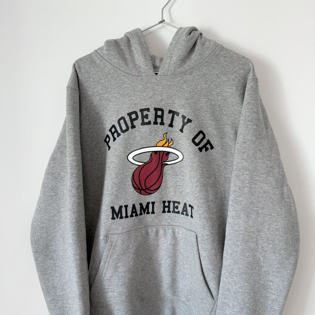 Eric Emanuel × New Era Eric Emanuel x New Era NBA Miami Heat Hoodie Grey Size US M / EU 48-50 / 2 - 3 Thumbnail