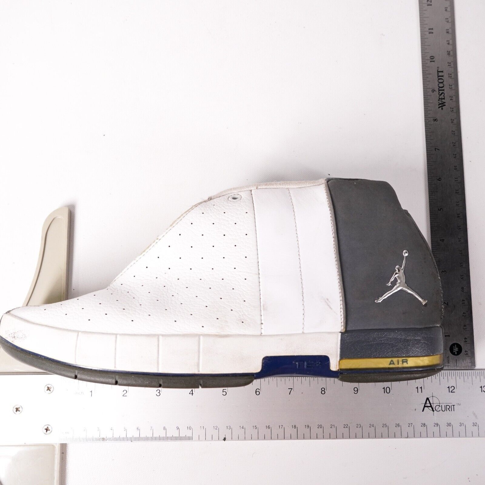Jordan Brand Air Jordan Retro Athletic Hi-Top Sneakers Mens 11.5 Shoes Size US 11.5 / EU 44-45 - 11 Thumbnail