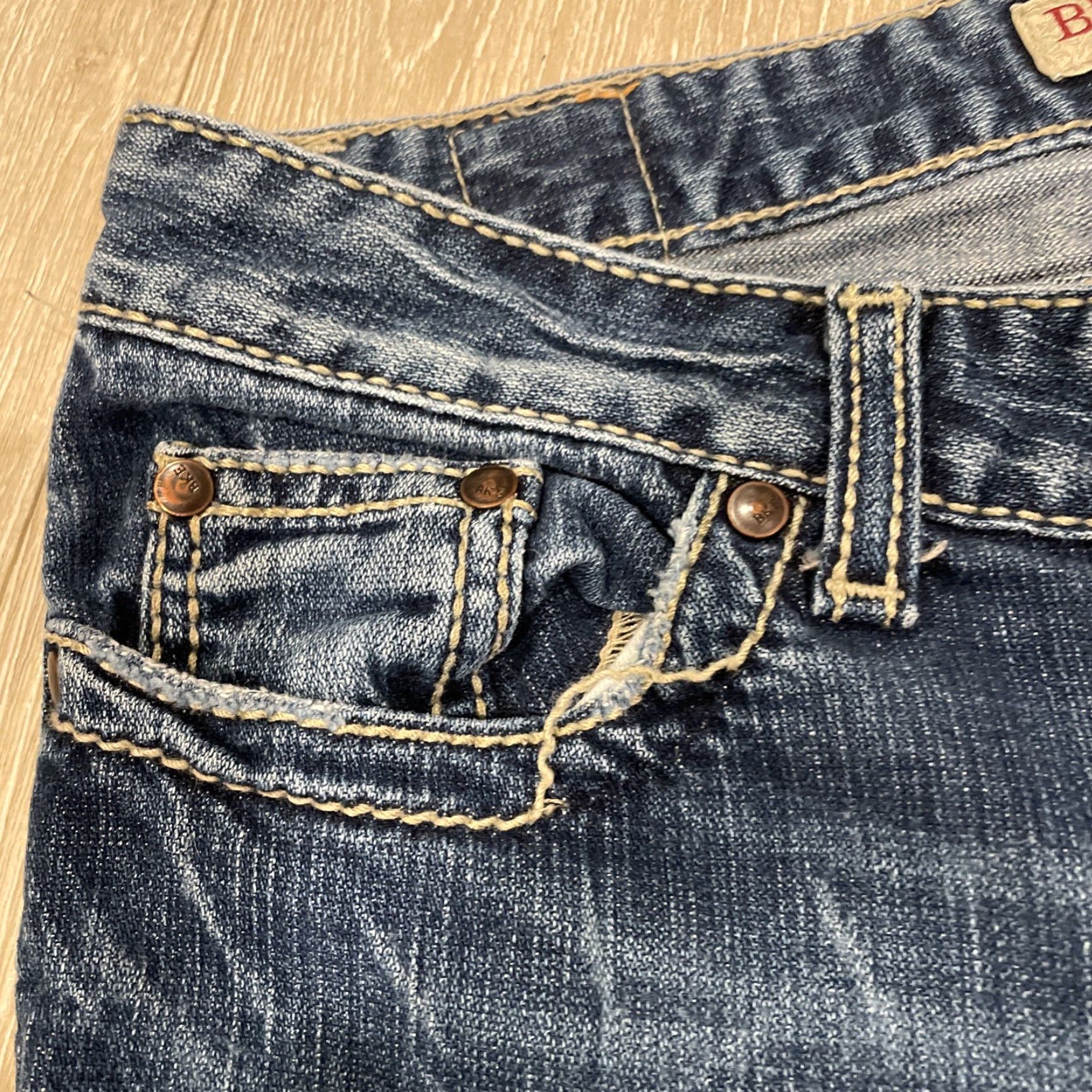 Vintage BKE Stella Distressed Skinny Jeans Women Size 28 Medium Wash Blue 32x31 Inseam American Size 28" / US 6 / IT 42 - 7 Thumbnail