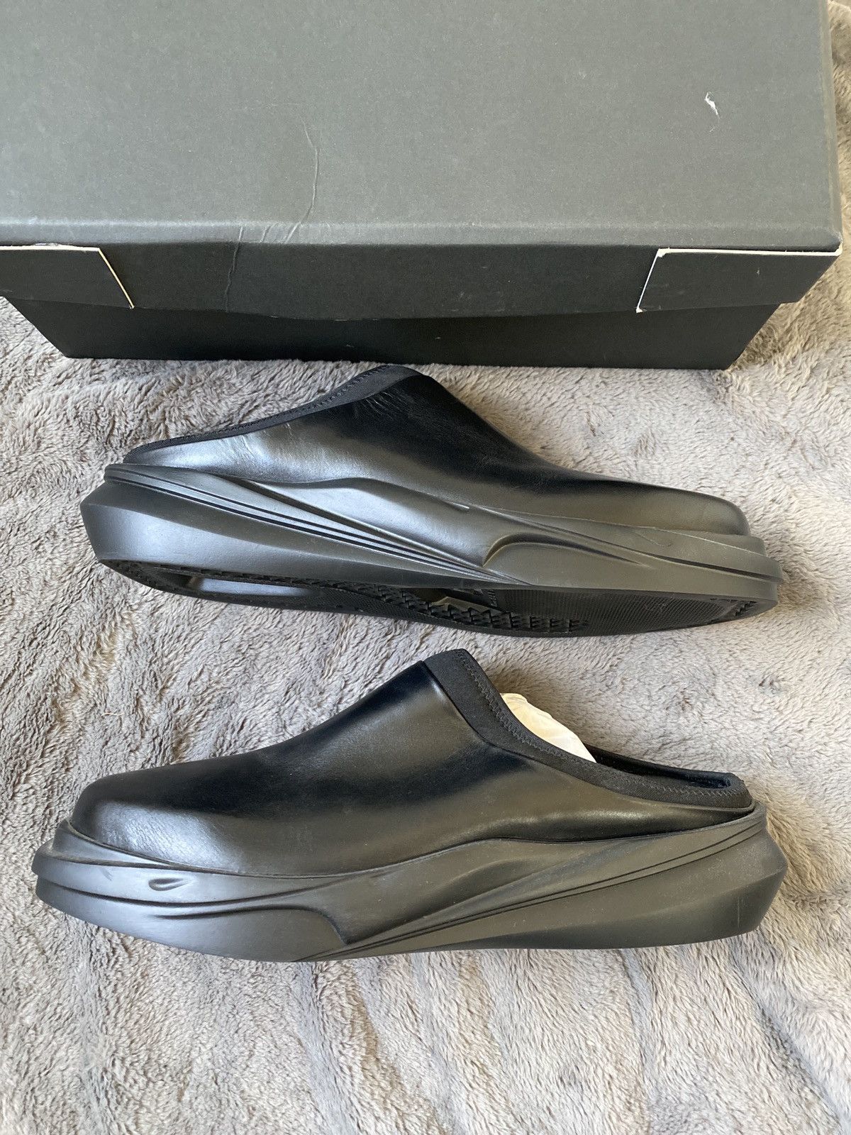1017 ALYX 9SM 1017 Alyx 9sm leather mono slip on Size US 9.5 / EU 42-43 - 1 Thumbnail