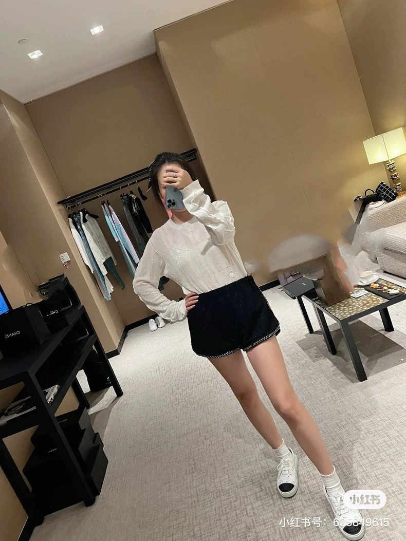 Chanel Chanel White camellia hollow knitwear long sleeves Size XS / US 0-2 / IT 36-38 - 7 Thumbnail