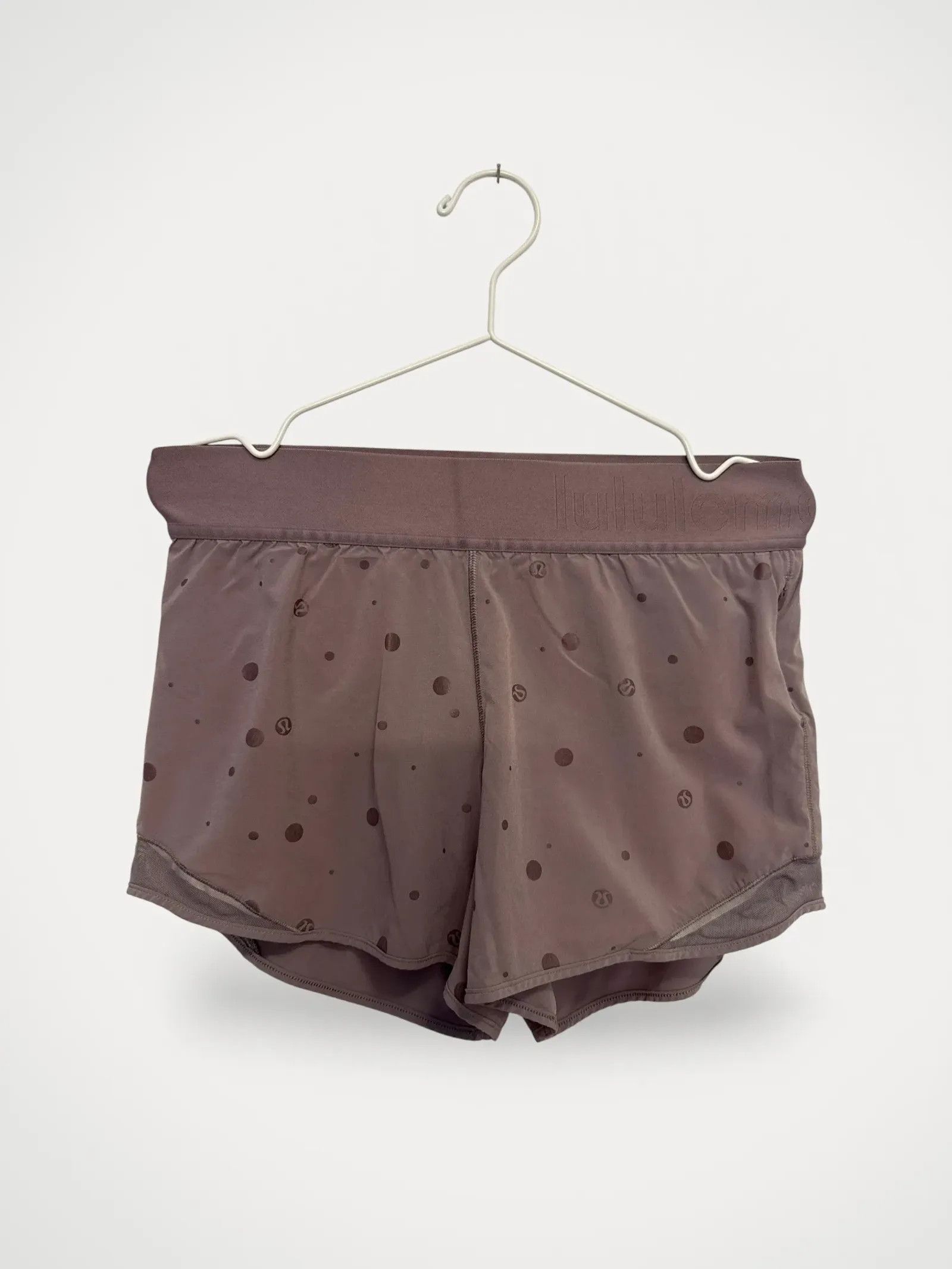 Lululemon Lululemon Shorts Size 25" / US 0 / IT 36 - 1 Thumbnail