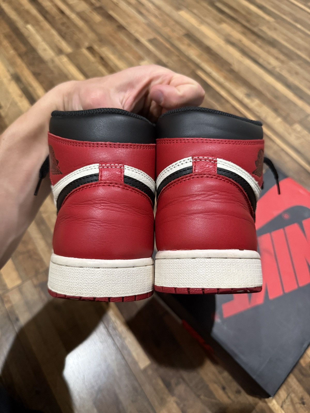 Jordan Brand Nike Air Jordan Retro 1 High Bred Toe Size US 9.5 / EU 42-43 - 5 Thumbnail
