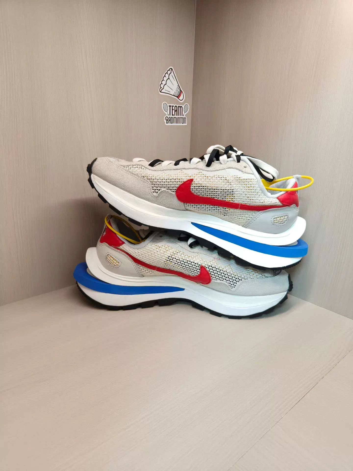 Nike sacai 3.0 Gray White Red 44.5 Worn 1-9 Times Size US 11.5 / EU 44-45 - 3 Thumbnail