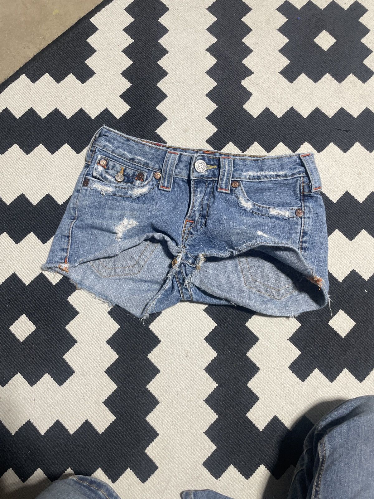 True Religion True Religion Denim Shorts Size 26" / US 2 / IT 38 - 1 Thumbnail