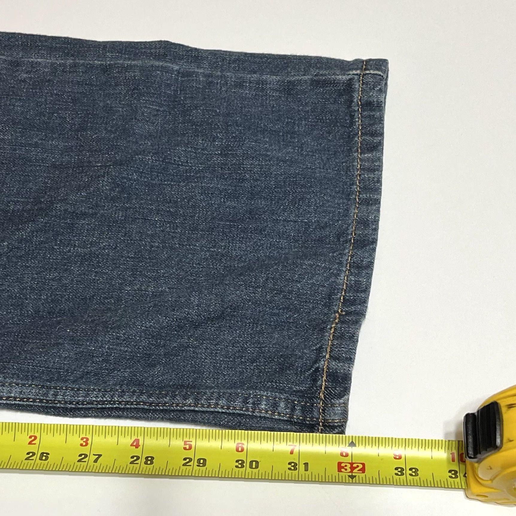 Levi's VINTAGE Levi's 569 Jeans Men's Blue 38x32 Relaxed Straight Denim Pocket Zip 5-Pocket Modern Medium Wash Size US 38 / EU 54 - 6 Thumbnail