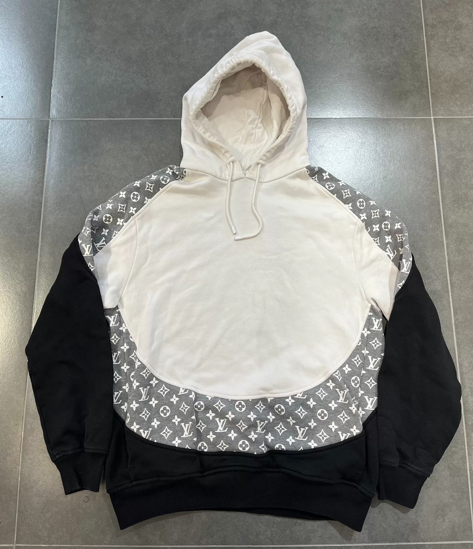 Louis Vuitton Louis Vuitton Retro Hoodie l Men Size US L / EU 52-54 / 3 - 1 Thumbnail