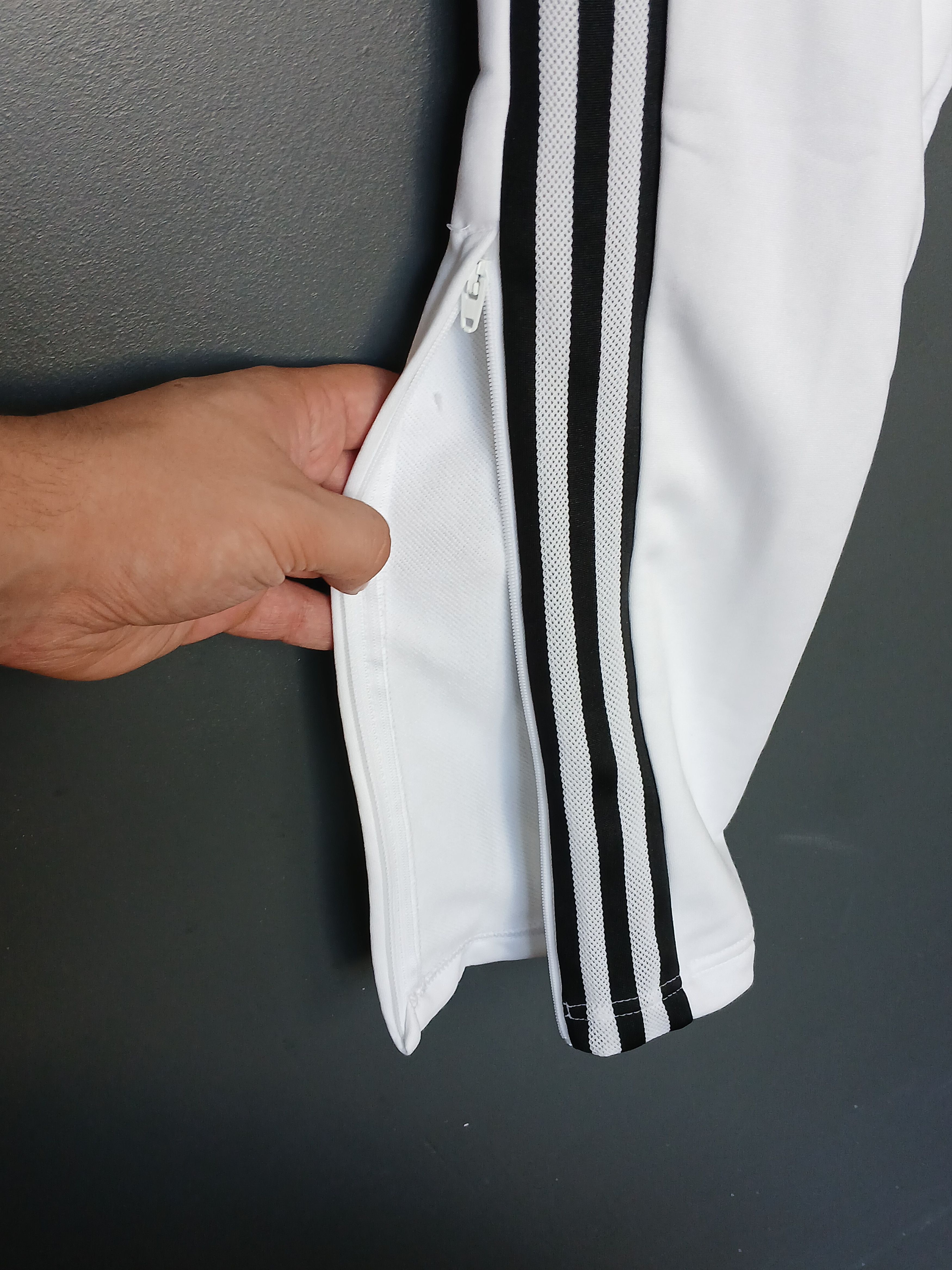 Adidas New KIDS Real Madrid Football Training Pants Size US 29 - 7 Thumbnail