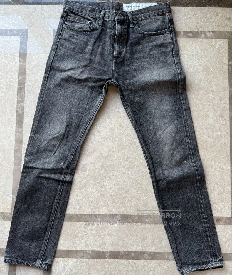 Neighborhood Neighborhood size M Jeans Size US 27 - 1 Thumbnail