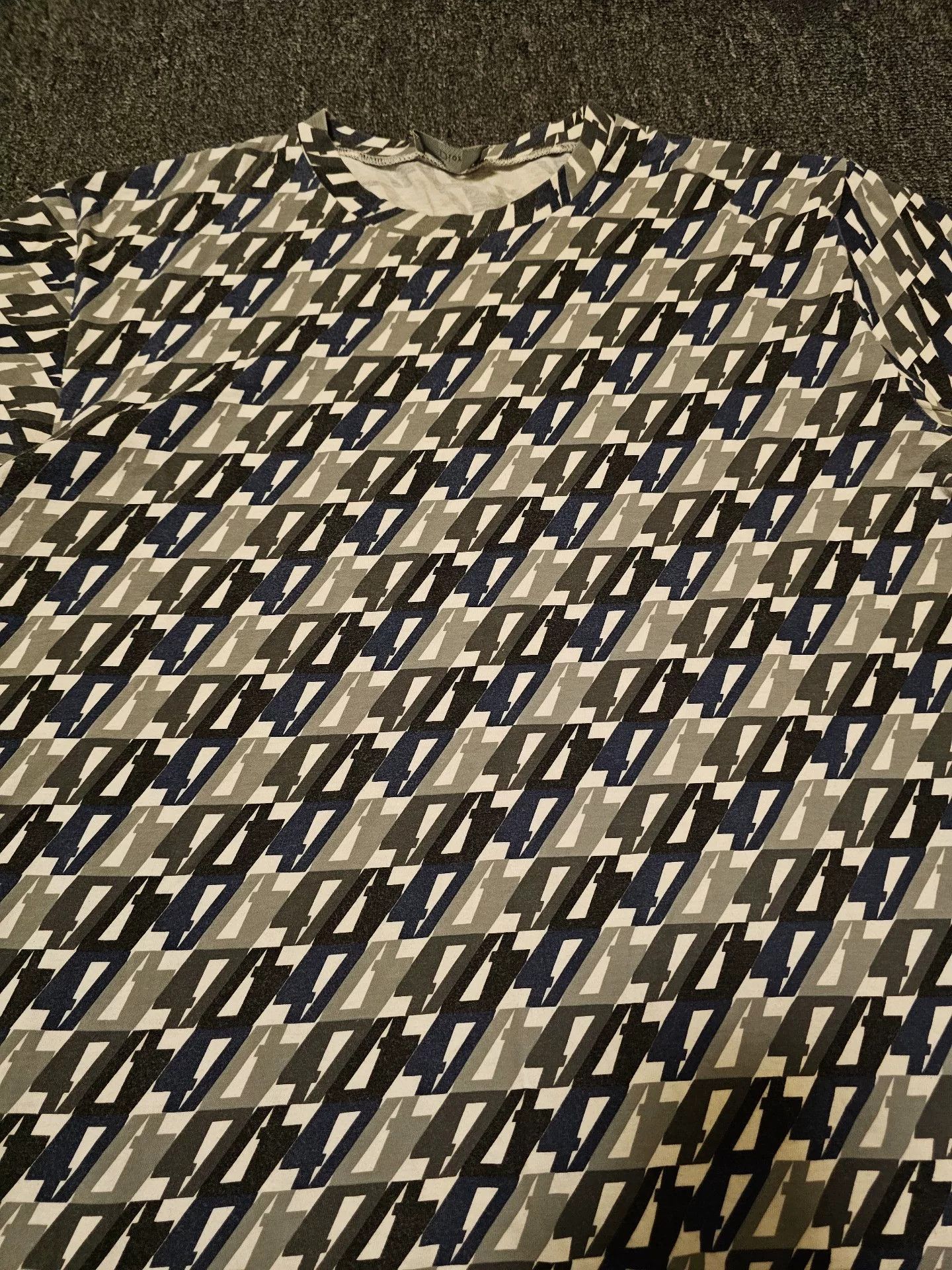 Dior Dior Short Sleeve T-Shirt with Geometric Patterns Size US S / EU 44-46 / 1 - 1 Preview