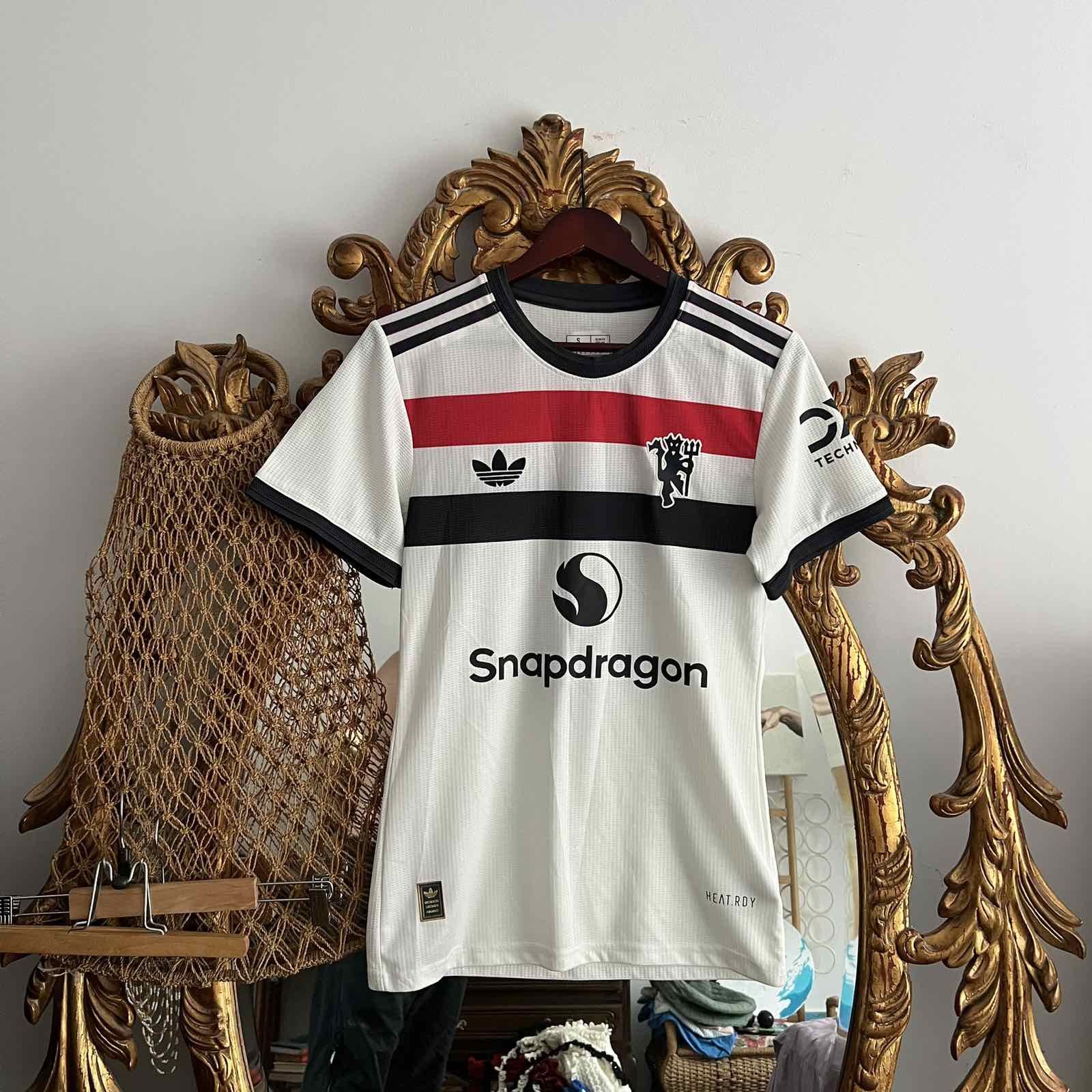 Adidas Adidas Manchester United 24/25 Soccer Jersey De Ligt #4 Sz S Size US S / EU 44-46 / 1 - 1 Thumbnail