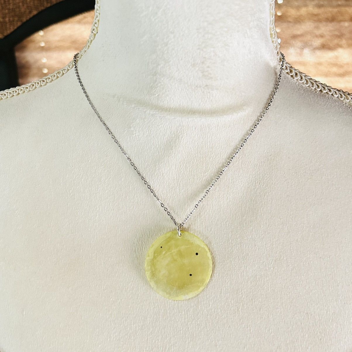 Handmade Handcrafted salvaged vintage mother of pearl necklace Size ONE SIZE - 2 Thumbnail
