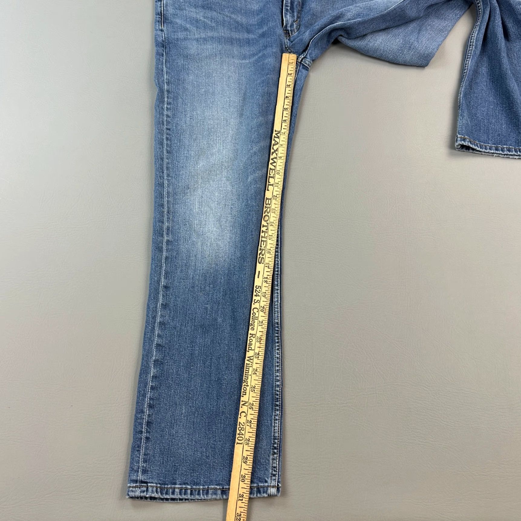 Levi's Levi's 514 Jeans Mens 38x31 Blue Denim Straight Stretch Zip Fly Casual Jeans Regular Mens Size US 38 / EU 54 - 2 Thumbnail