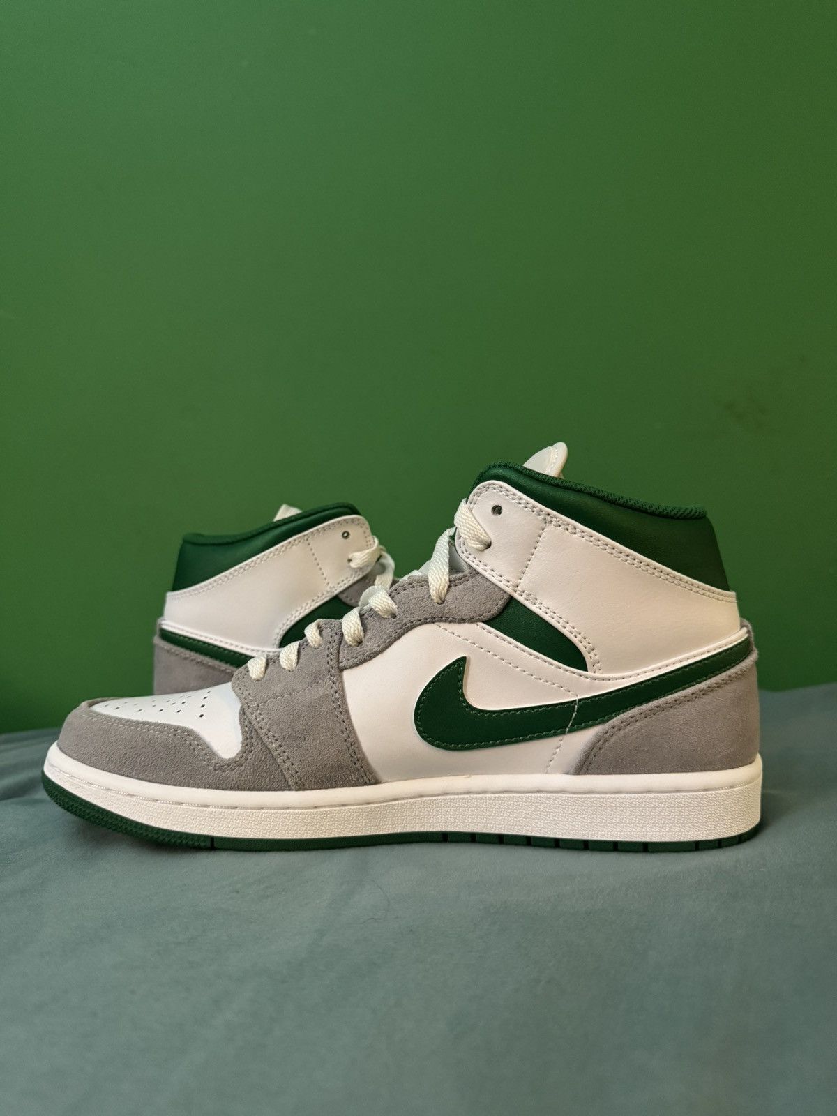 Nike Jordan 1 mid grey green 2021 Size US 9 / EU 42 - 2 Thumbnail