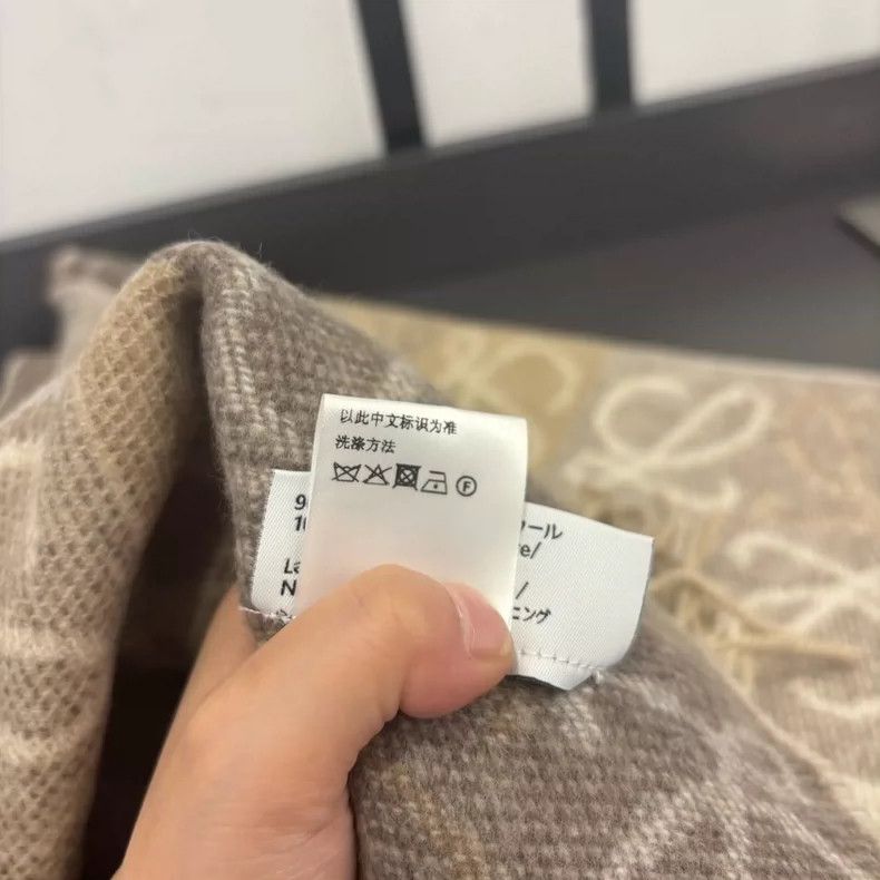 Loewe LOEWE Classic Anagran logo wool scarf in milk tea color ch Size ONE SIZE - 3 Thumbnail