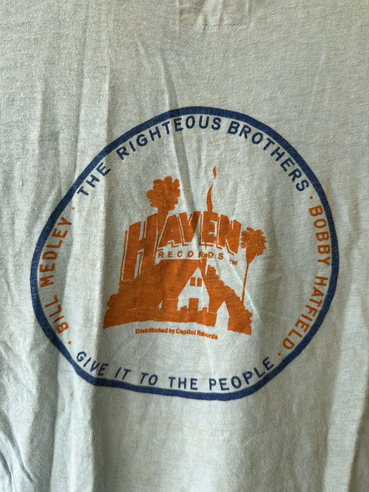 Band Tees Vintage 70s The Righteous Brothers "Give It To The People" Size US XS / EU 42 / 0 - 4 Thumbnail