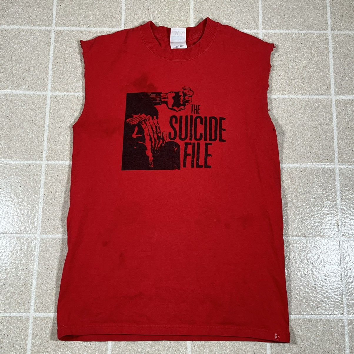 Gildan The Suicide File Band Cut Off T Shirt Size S Grunge Red Size US S / EU 44-46 / 1 - 1 Thumbnail