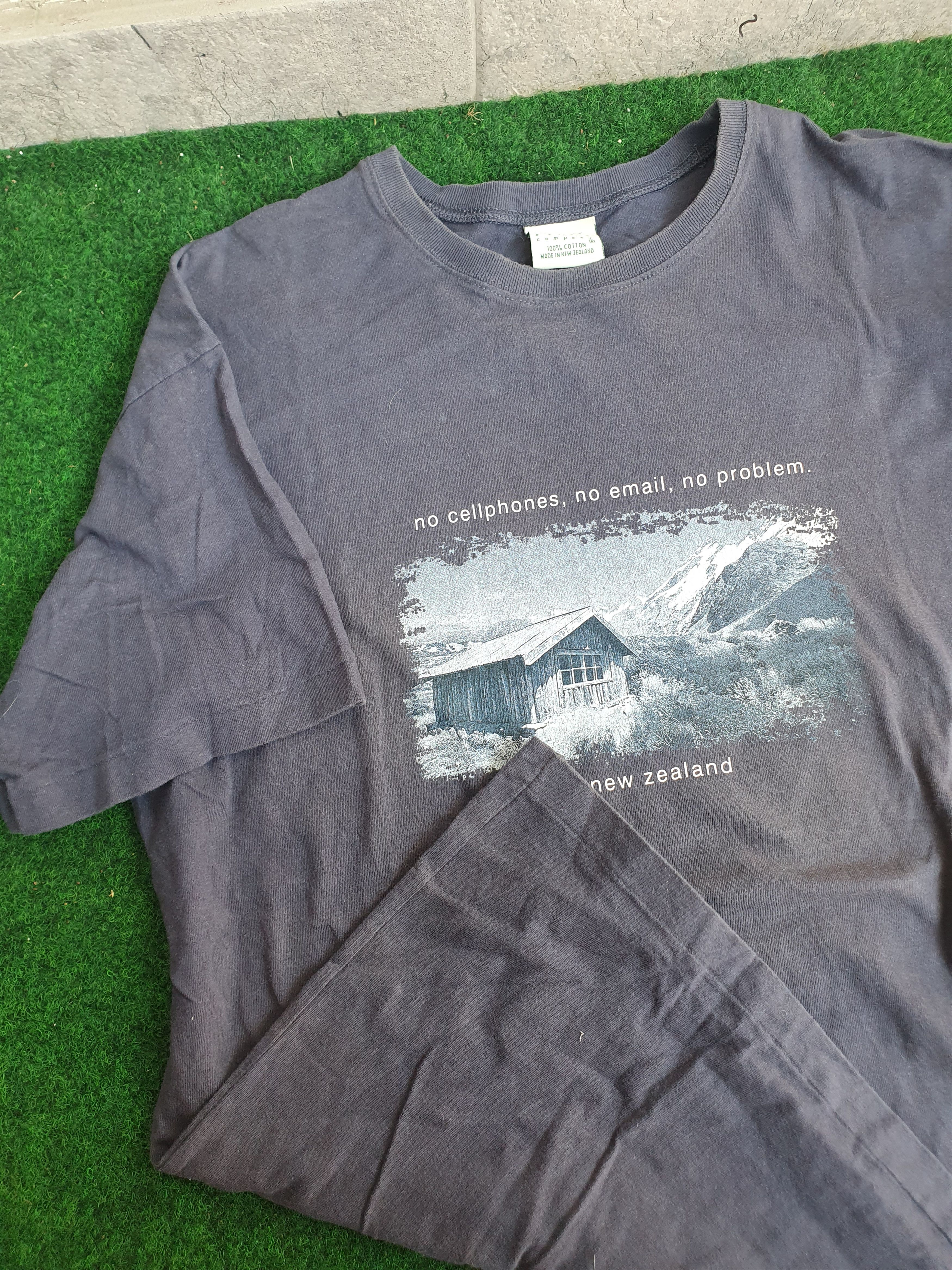 Vintage No Cellphones,No Emails,No Problem Made in NZ Vtg tee XL Size US XL / EU 56 / 4 - 1 Thumbnail
