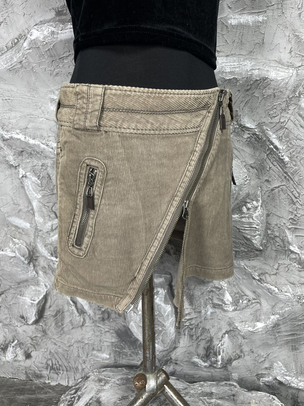Hysteric Glamour × If Six Was Nine × Japanese Brand 2000s Y2K Asymmetrical Zip Mini Skirt Junya Watanabe Style Size 27" / US 4 / IT 40 - 8 Thumbnail