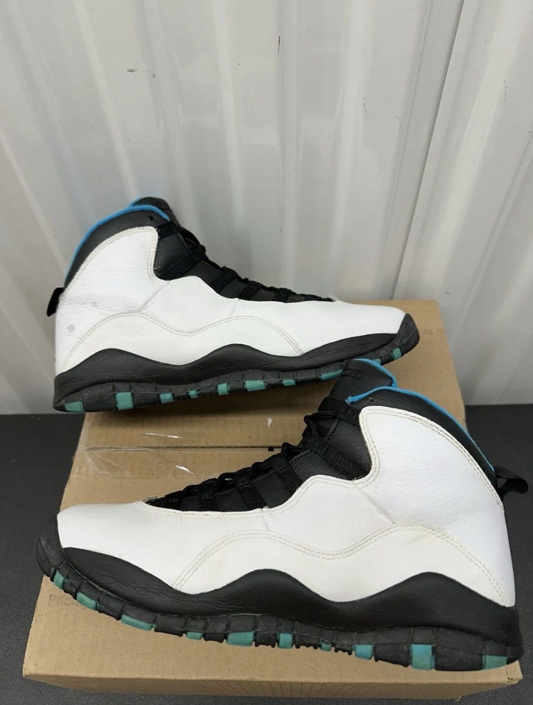 Jordan Brand Nike Air Jordan Retro 10 GS Powder Blue 2014 Size 7Y Size US 7 / EU 40 - 7 Thumbnail