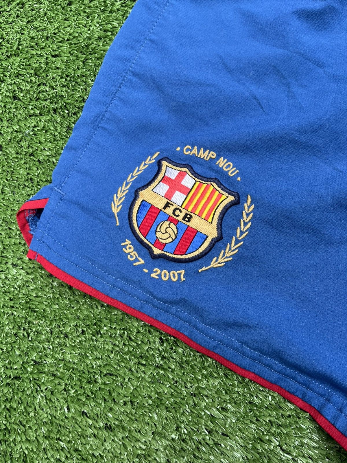 Nike Vintage shorts from fc Barcelona Size US 34 / EU 50 - 3 Thumbnail