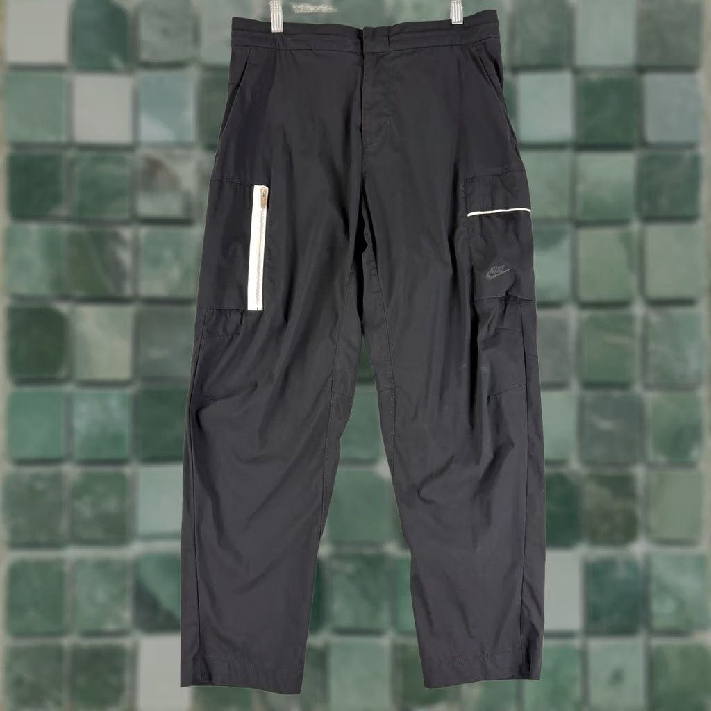 Nike Nike Mens Cargo Pants Black 32 Tapered Stretch Utility DD7034-010 Size US 32 / EU 48 - 1 Thumbnail