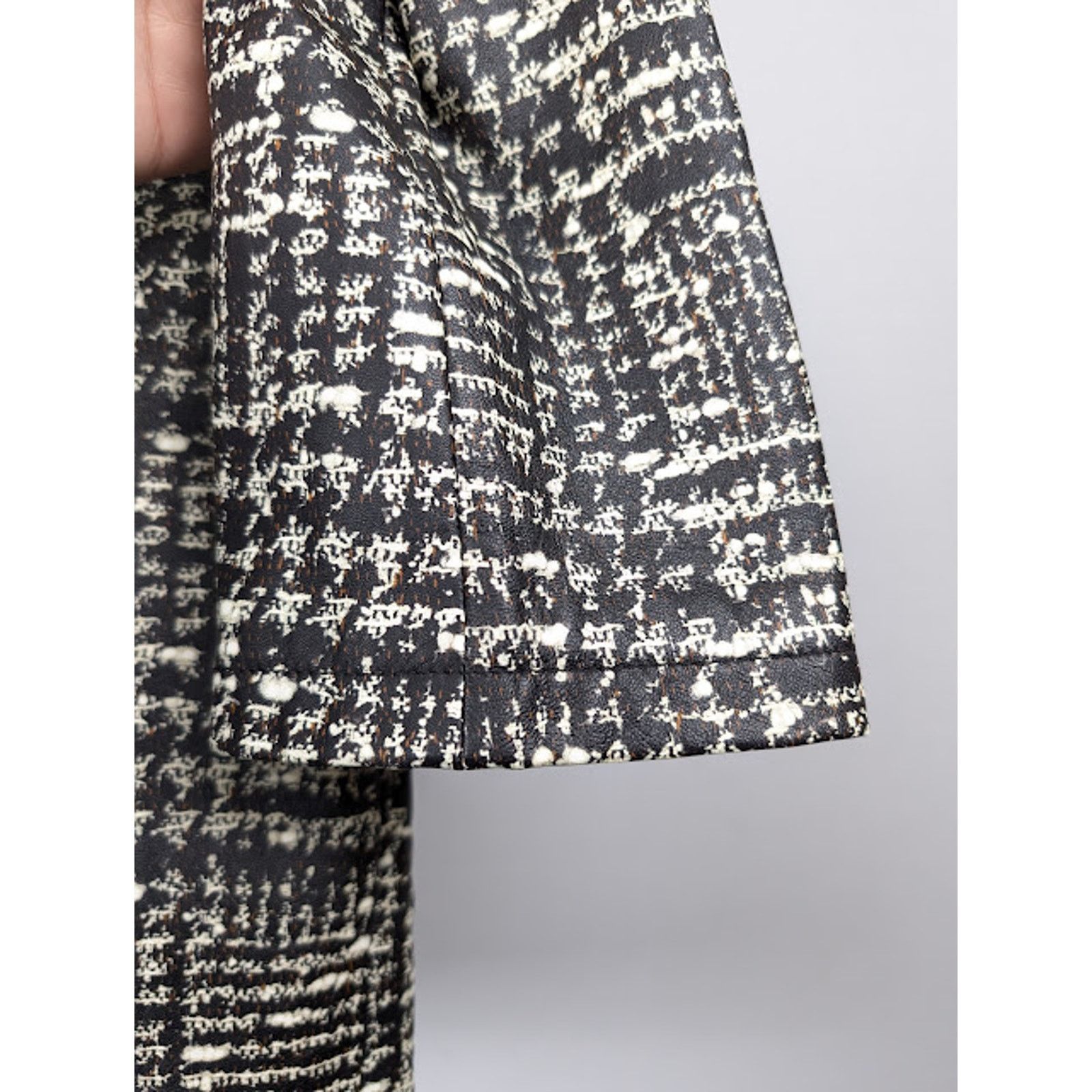Bottega Veneta o1rshd1 Doucle Prince Of Wales Coat in White/Fondant/Camel Size US M / EU 48-50 / 2 - 8 Thumbnail