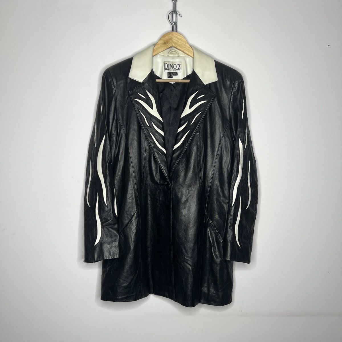 Japanese Brand × Vintage Vintage Dino Genuine Leather Coat Jacket Tribal 90s Y2K RARE Size M / US 6-8 / IT 42-44 - 1 Thumbnail