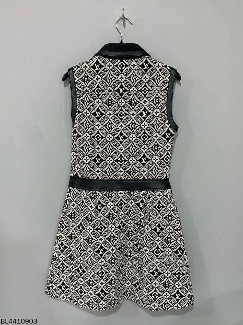 Louis Vuitton Louis Vuitton 1854 series presbyopic full print dress Size XS / US 0-2 / IT 36-38 - 3 Thumbnail