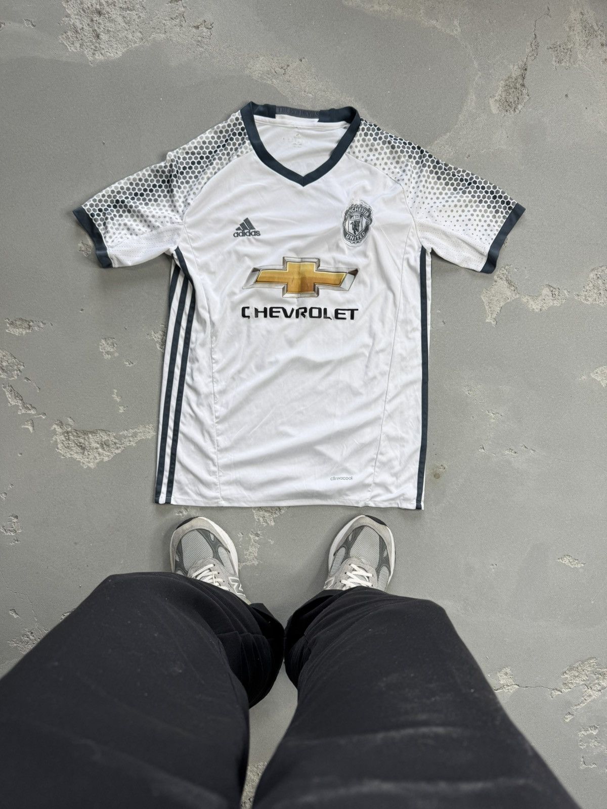 Adidas Manchester United 2016 2017 away shirt kit football Rashford Size US M / EU 48-50 / 2 - 1 Thumbnail
