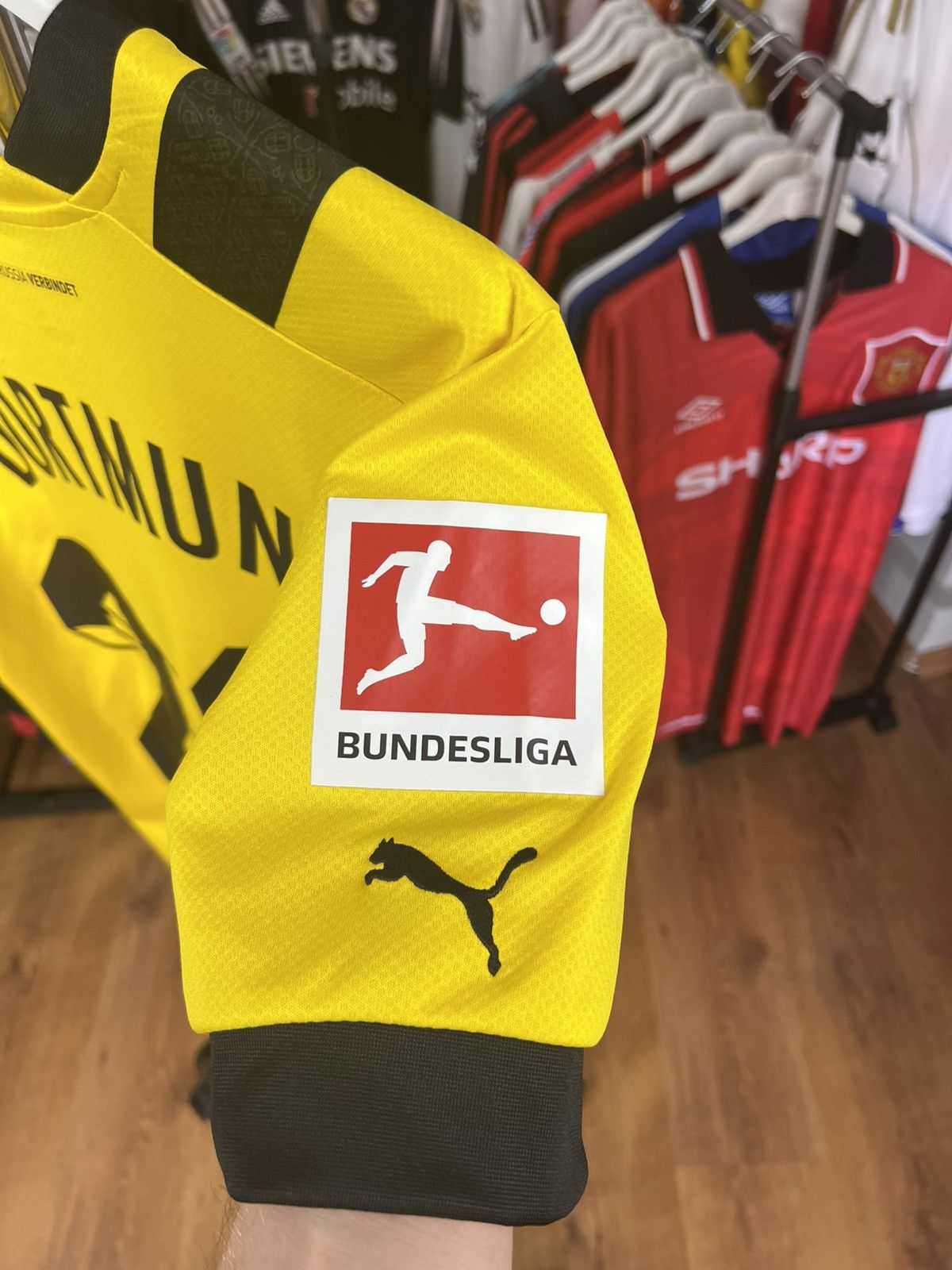 Puma Soccer Jersey Puma Borussia Dortmund 2022/23 Bellingham #22 Size US L / EU 52-54 / 3 - 4 Thumbnail