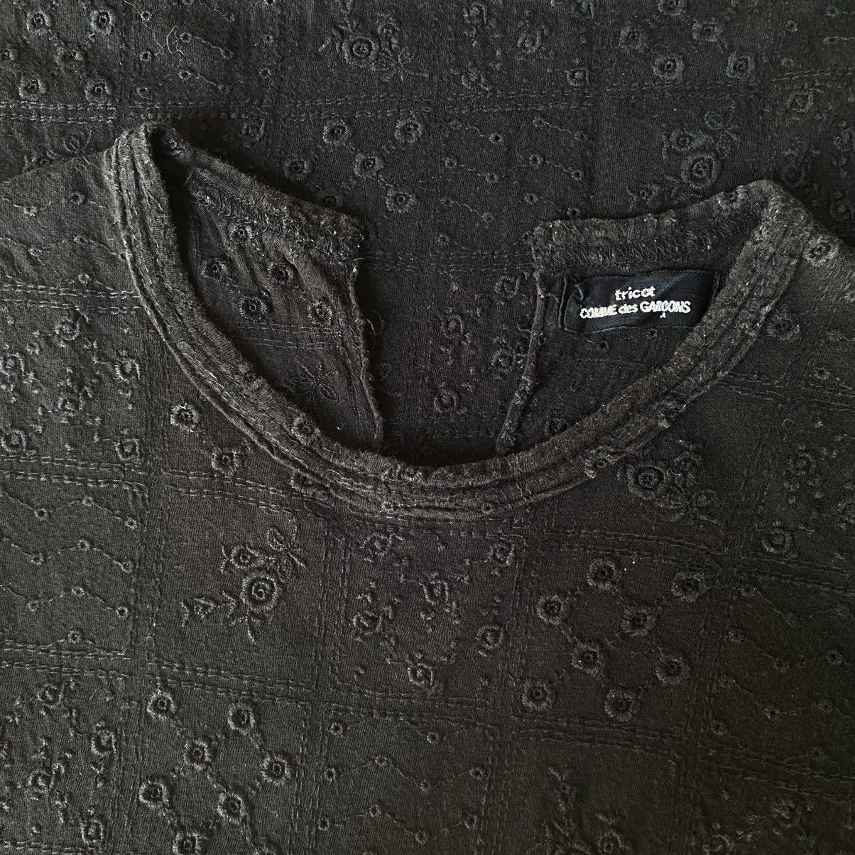 Comme des Garcons COMME des GARCONS Black Embroidered Cutout Short-Sleeve Top Size M / US 6-8 / IT 42-44 - 8 Thumbnail