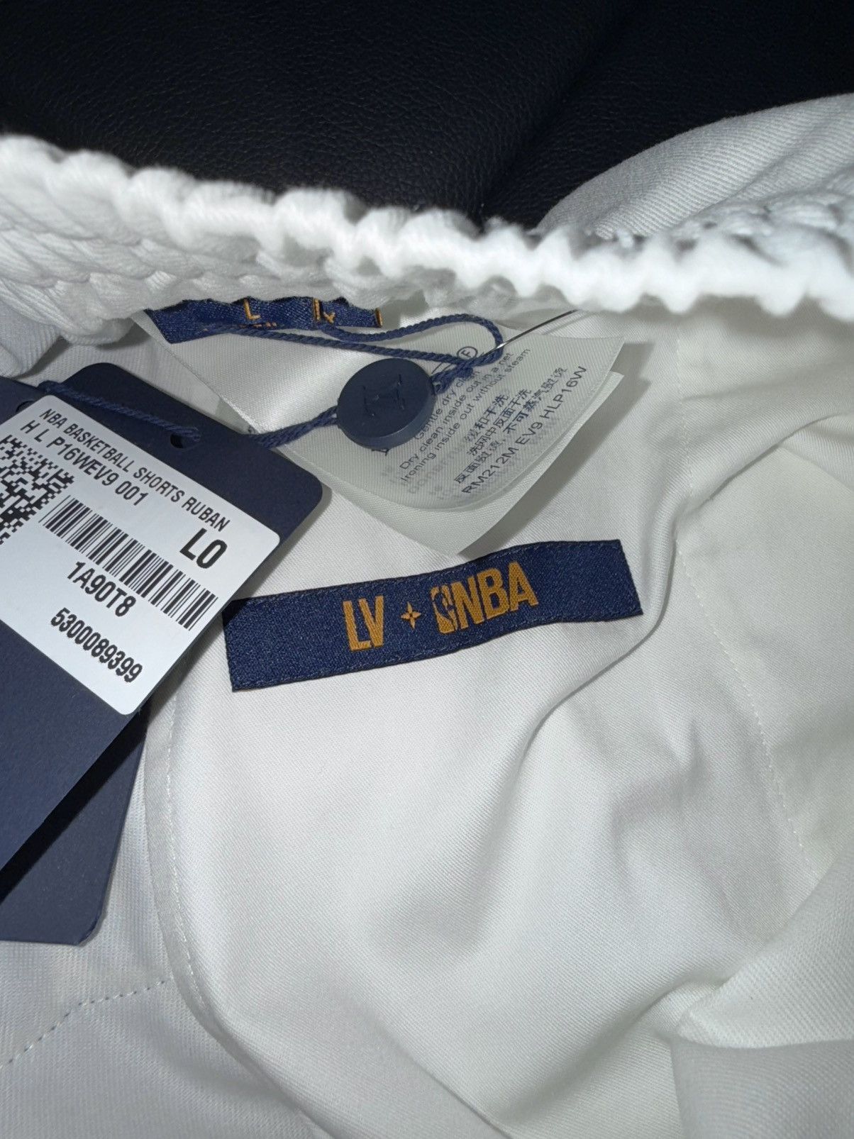 Louis Vuitton Louis Vuitton nba logo shorts L Size US 34 / EU 50 - 6 Thumbnail