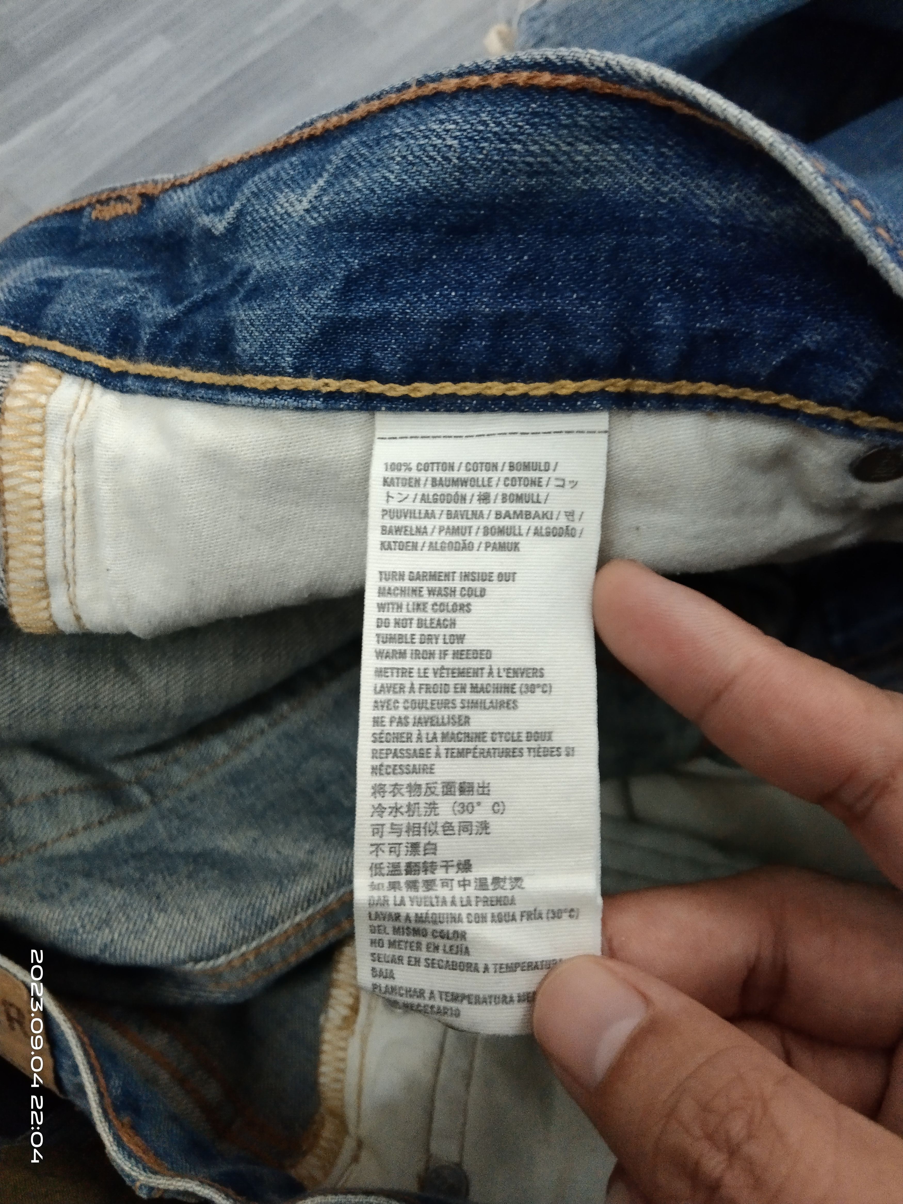 Hollister FLARE SICK RIPED HOLLISTER DENIM PANTS Size US 33 - 7 Thumbnail