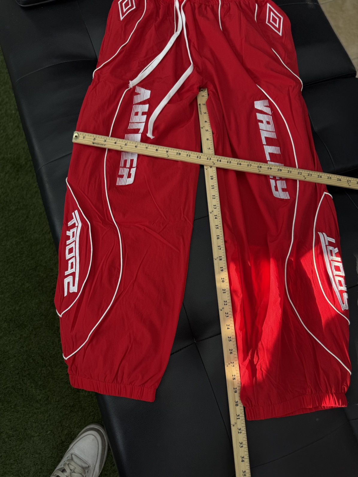Vale Valley Red Baggy Shorts Brand New Size L (NEW) Size US 33 - 6 Thumbnail