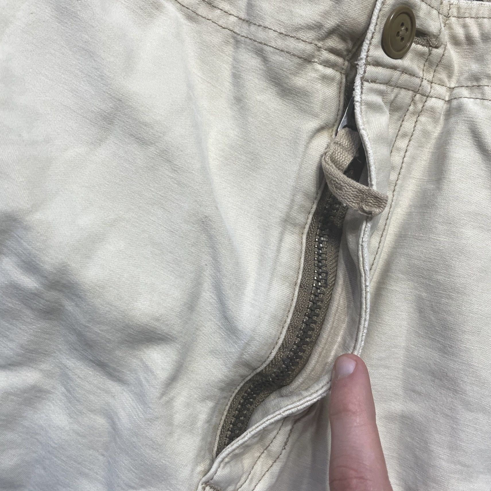 Abercrombie & Fitch VINTAGE Abercrombie & Fitch Cargo Shorts Men’s SZ 34 Beige 7 Pocket Distressed Heavy Pockets Y2K VTG Mens Size US 34 / EU 50 - 6 Thumbnail