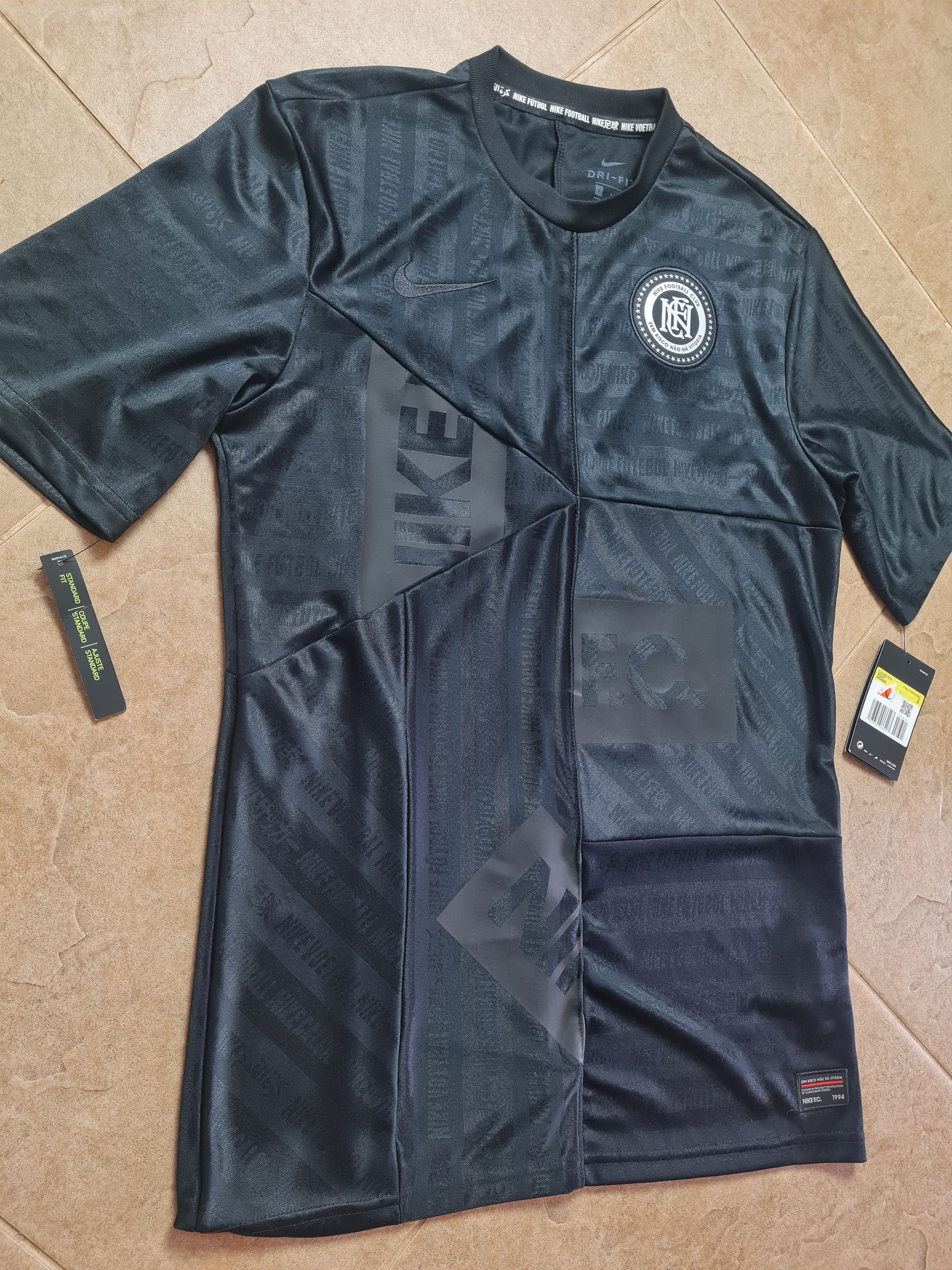 Nike T-shitrs Men’s FC Nike Football Club soccer foootball Jersey Size US S / EU 44-46 / 1 - 18 Thumbnail