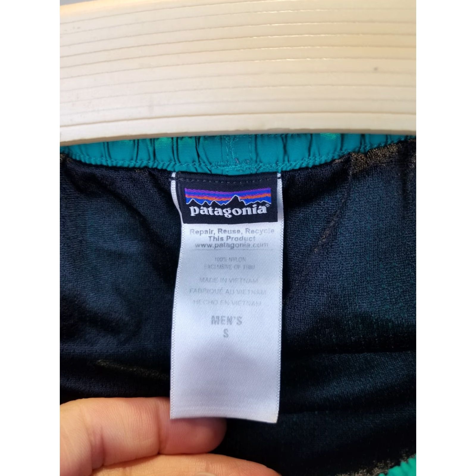 Patagonia VINTAGE Patagonia GREEN BAGGIES SHORTS SZ MEN'S SMALL Mens Shorts Classic Bermuda Lined Canvas Green Baggy Style ShortS Size US 29 - 6 Thumbnail