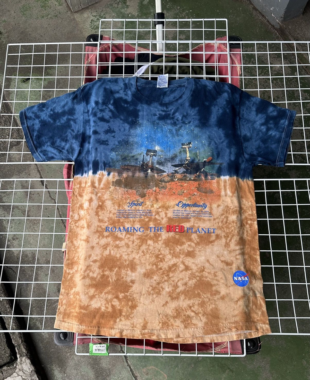 Vintage Vintage NASA Roaming The Red Planet 2004s Size US L / EU 52-54 / 3 - 1 Thumbnail