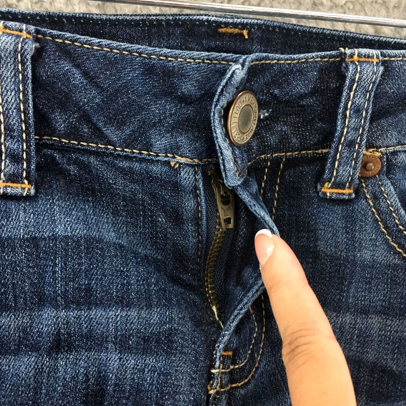 American Eagle Outfitters American Eagle Outfitters Cut-off Shorts Womens 2 Blue Denim Low Rise Zip Fly Size 26" / US 2 / IT 38 - 3 Thumbnail