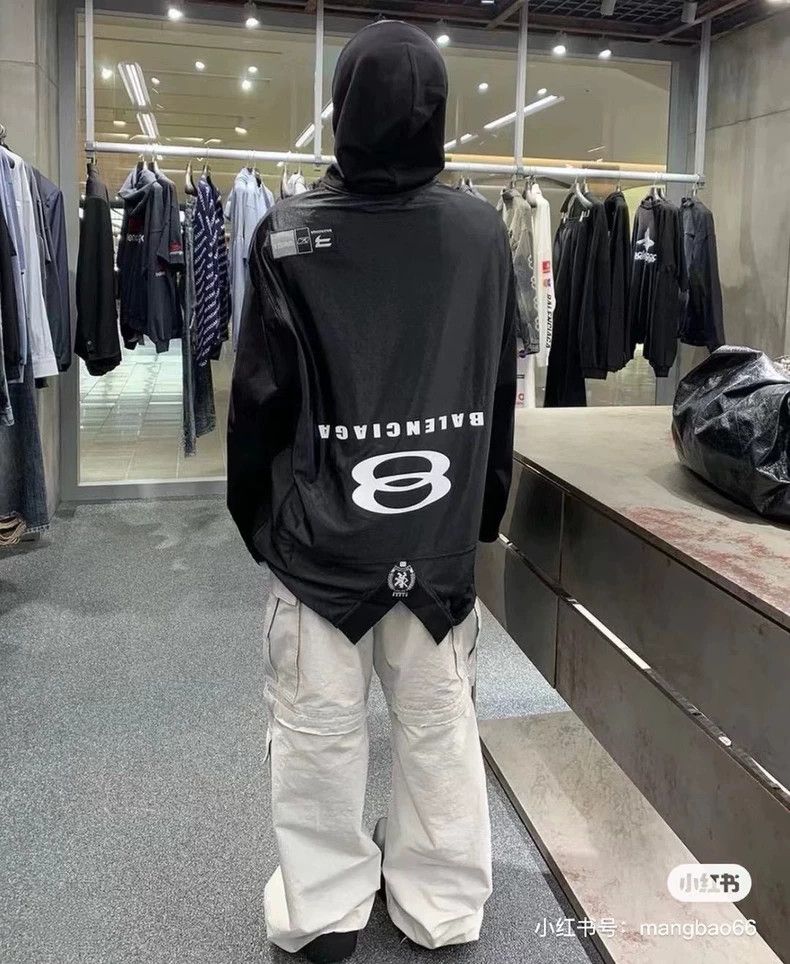 Balenciaga Balenciaga Manchester United spliced ski jerseys and sweat Size US M / EU 48-50 / 2 - 5 Thumbnail