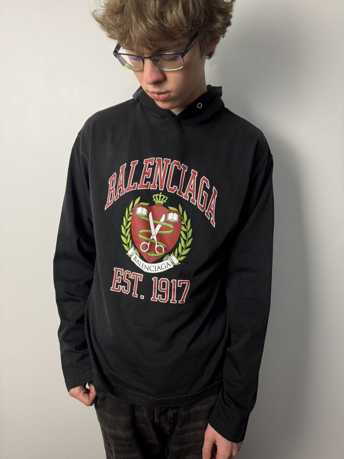 Balenciaga BNWT Balenciaga College hoodie est 1917 scissor Hoodie Size US S / EU 44-46 / 1 - 2 Thumbnail