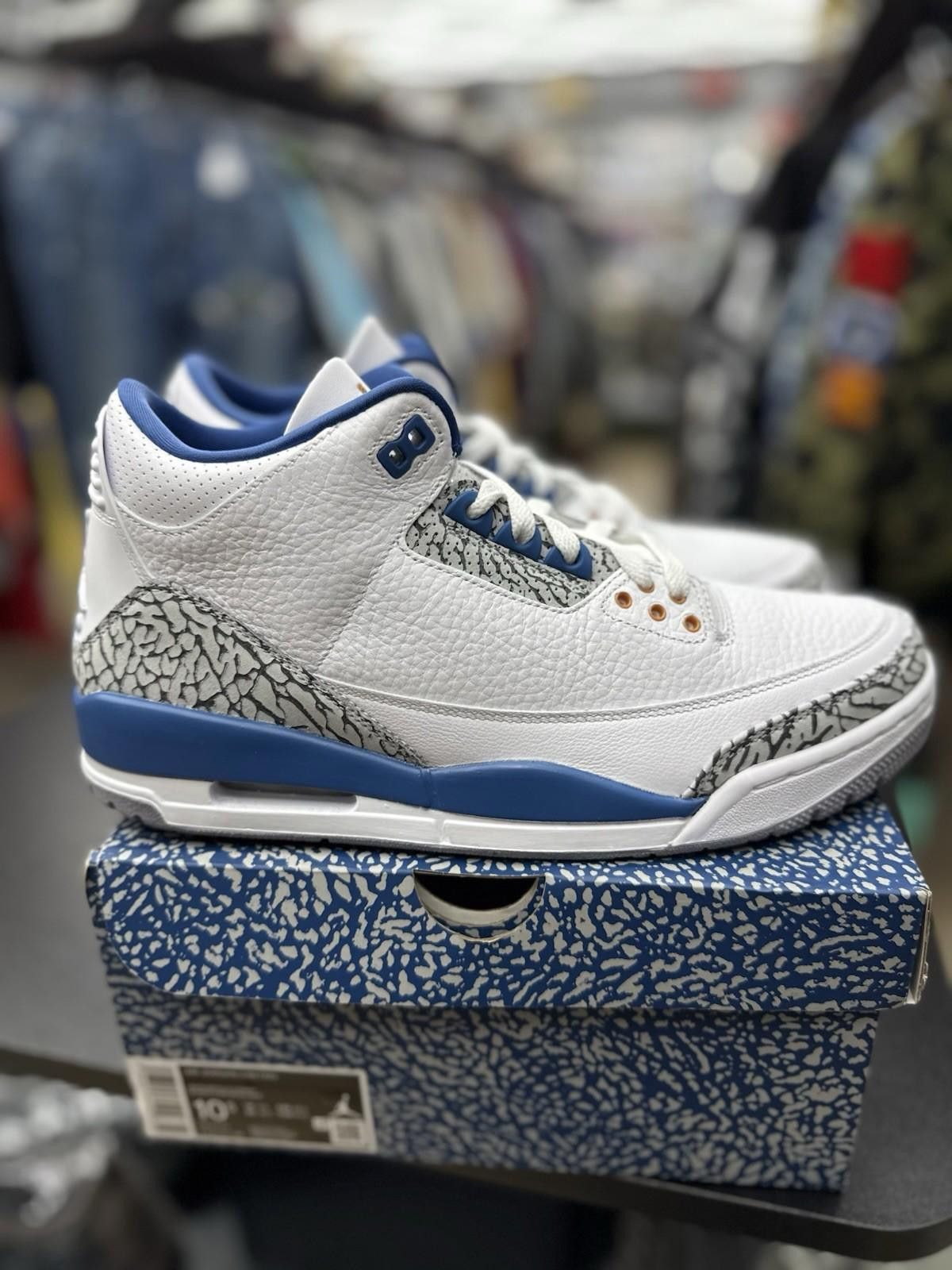 Jordan Brand Jordan 3 Retro Washington Wizards (CT8532-148) Size 10.5 - Size US 10.5 / EU 43-44 - 12 Thumbnail