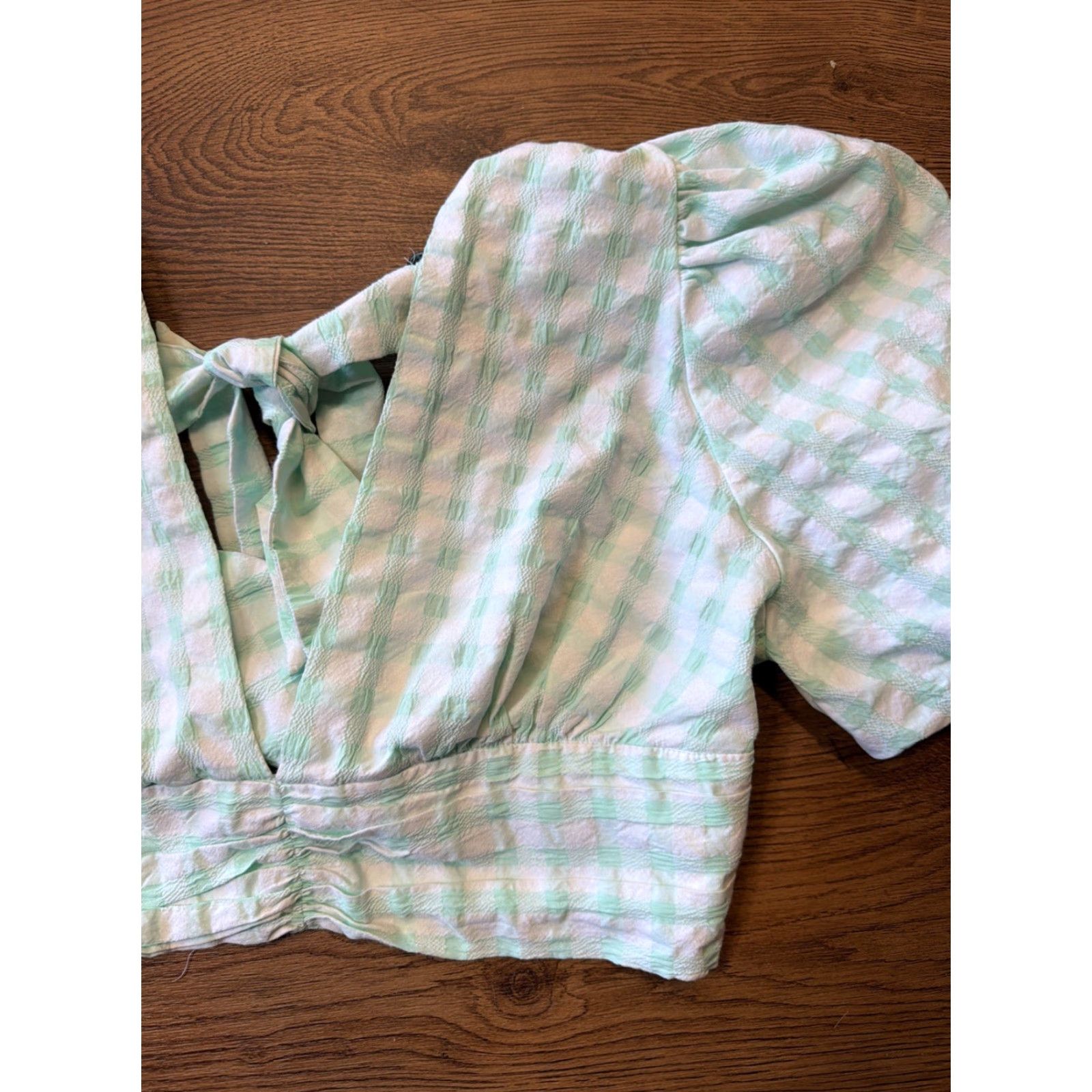 Zara Zara Gingham Tie Back Cropped Top Size L Green Seersucker Puff Sleeve V-Neck Shirt Womens Size L / US 10 / IT 46 - 2 Thumbnail