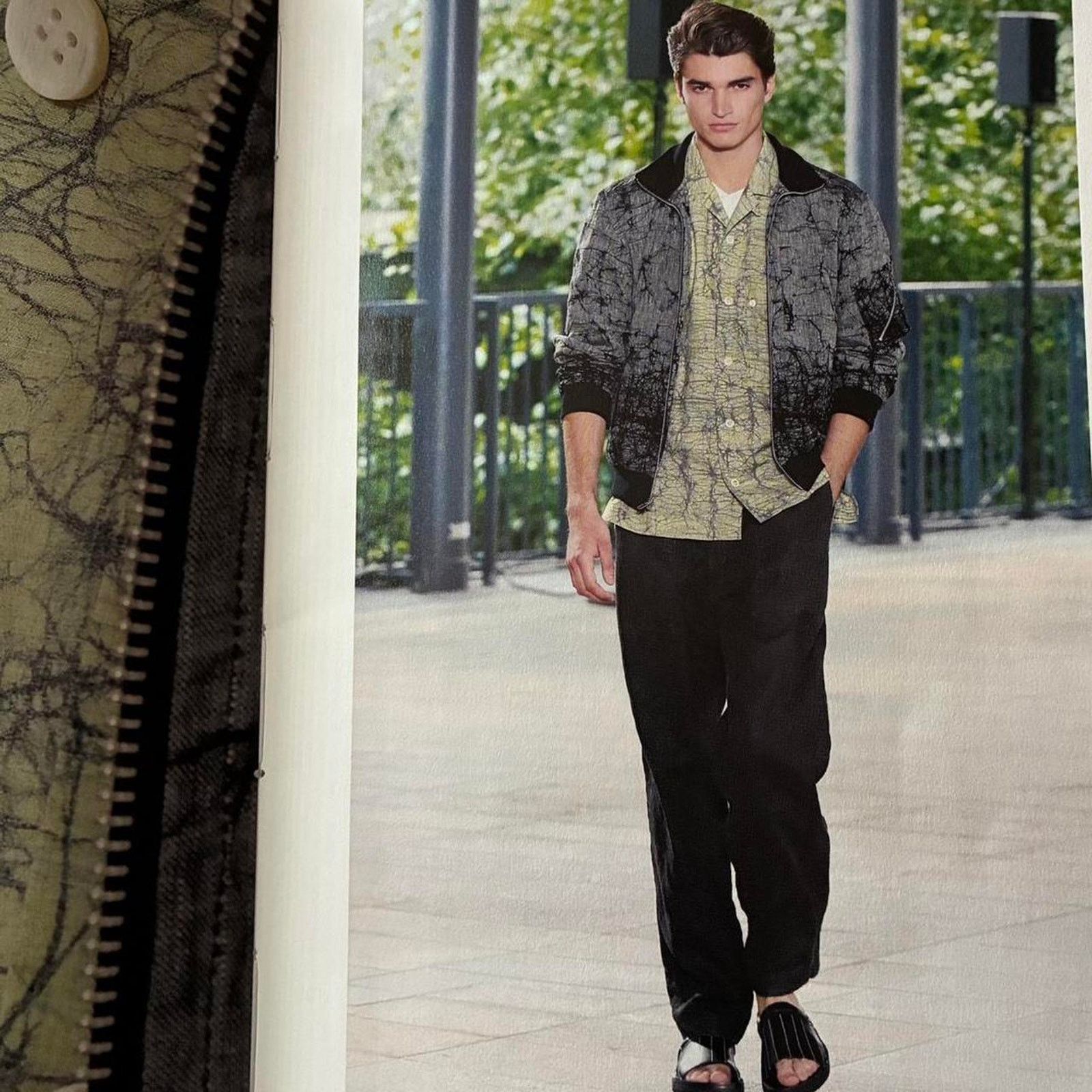 Issey Miyake × Pleats Please Issey Miyake Issey Miyake Men spring summer 2019 catalog lookbook Size ONE SIZE - 4 Thumbnail
