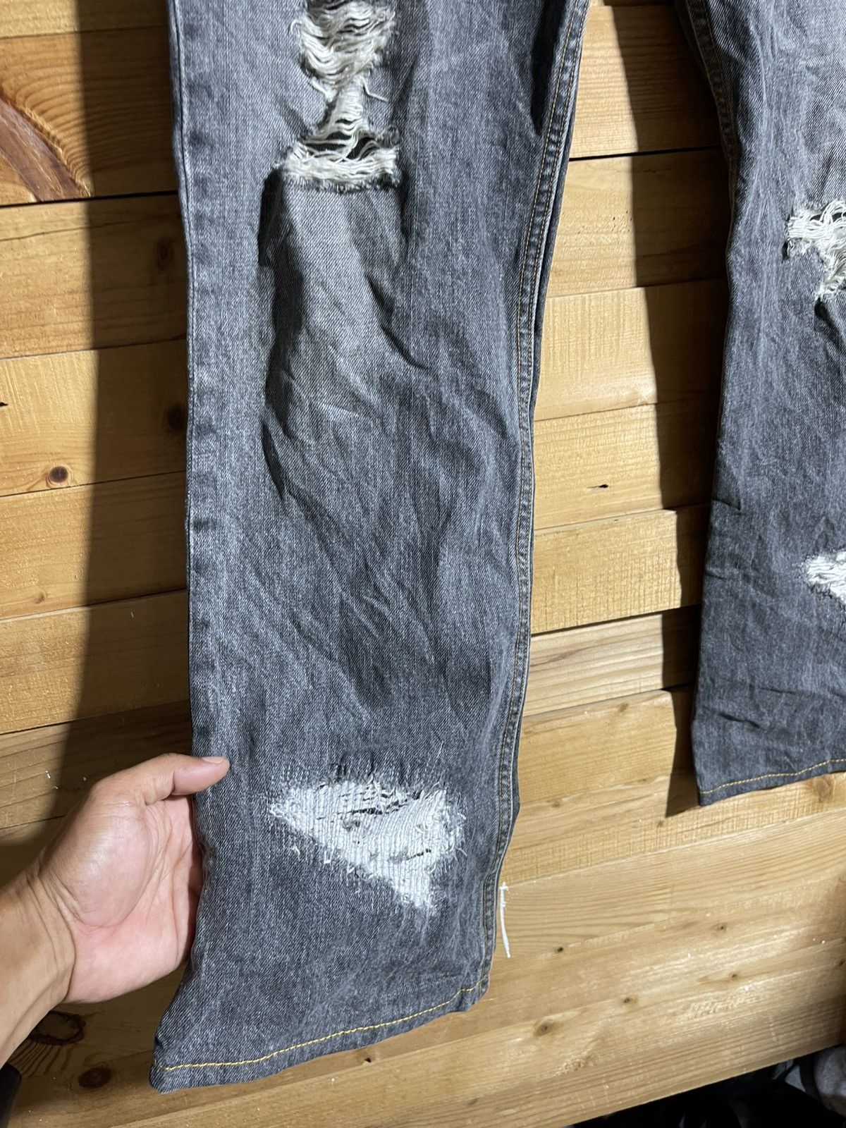 RIPVANWINKLE Japanese brand rip van winkle distressed jeans Size US 33 - 2 Thumbnail