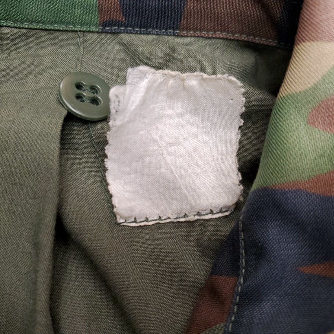 Vintage VTG Woodland Camo Jacket Mens L Green Camouflage 17th infantry South Korea ROK Shirt/Military Jacket Mens L Green Camouflage 17th infantry ROK Size US L / EU 52-54 / 3 - 7 Thumbnail