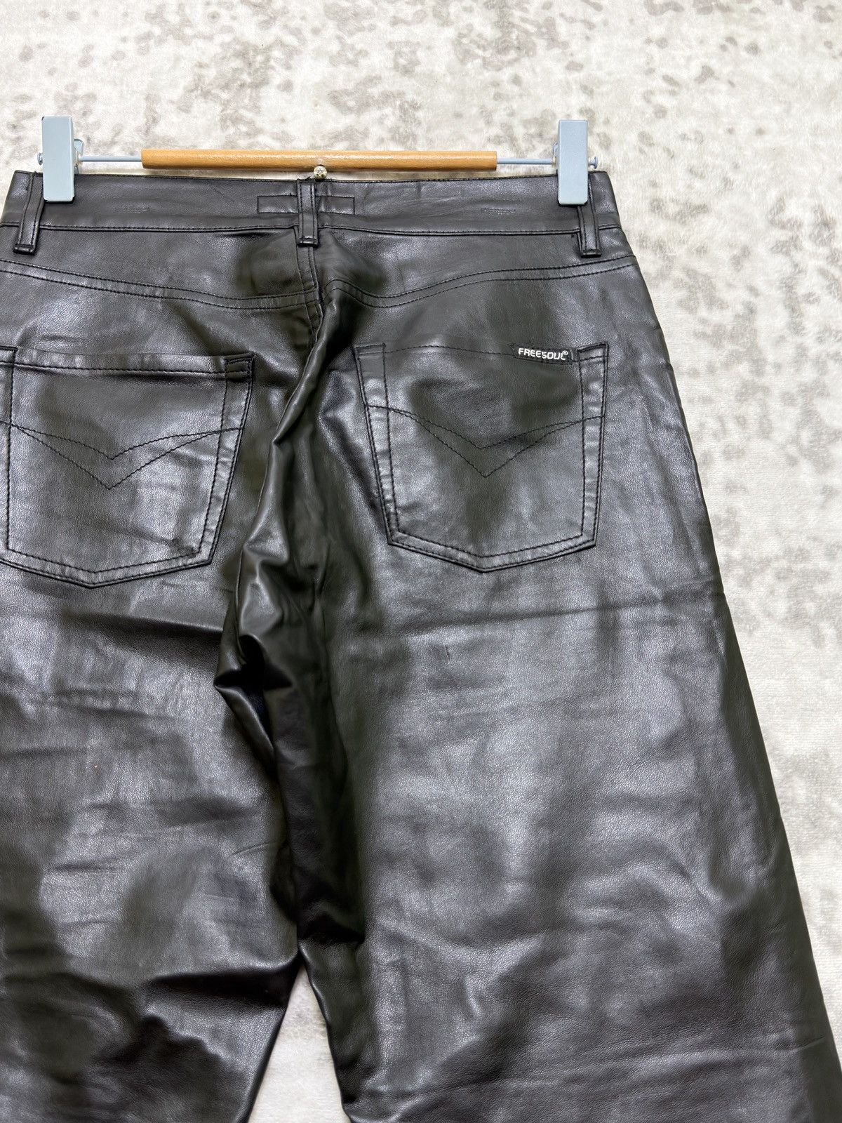 Vintage Freesoul Vintage PVC Pants Black Glossy Italian Designer Y2K Size US 26 / EU 42 - 11 Thumbnail