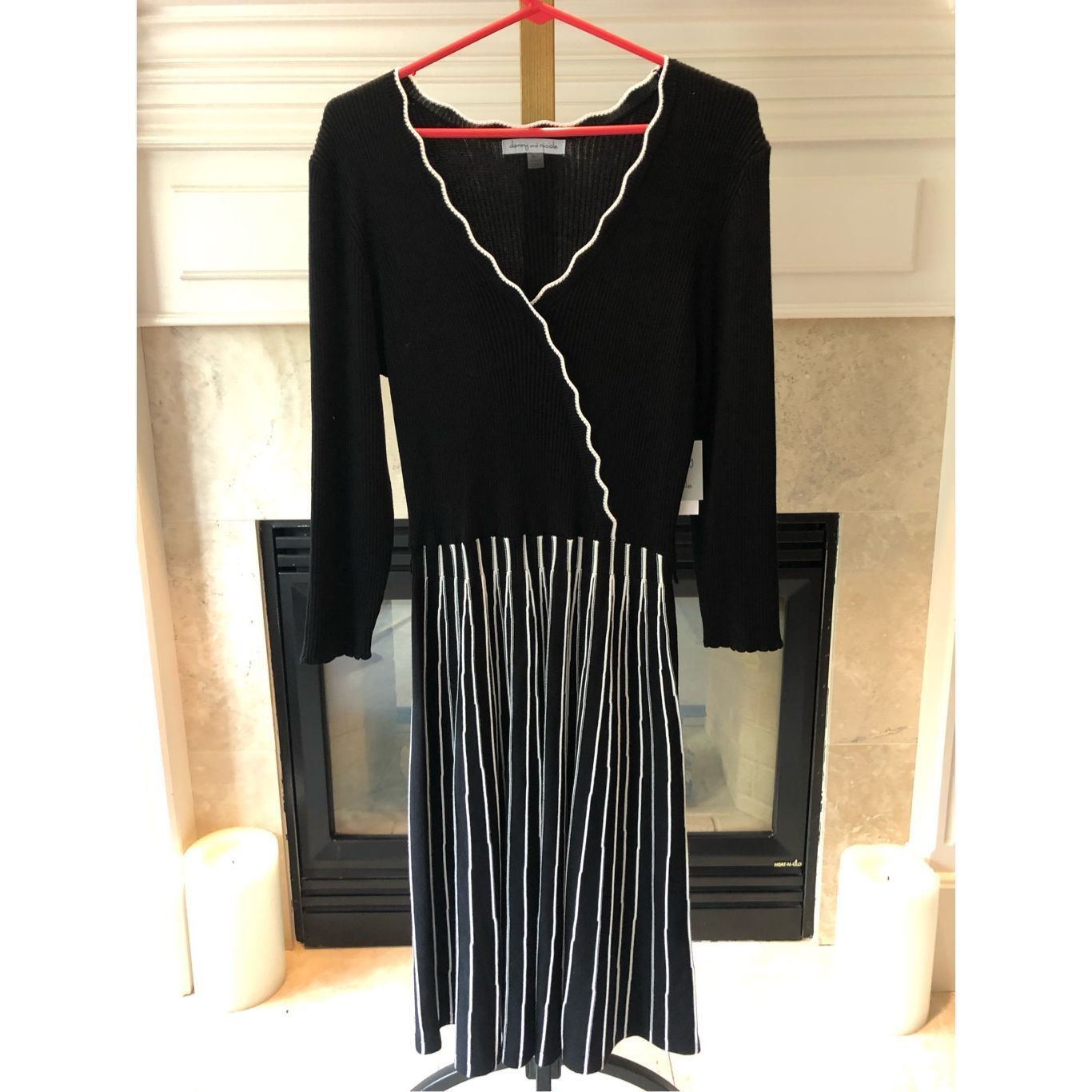 Other Danny & Nicole Women’s Black and White V Neck Striped Bottom Size XL / US 12-14 / IT 48-50 - 1 Thumbnail