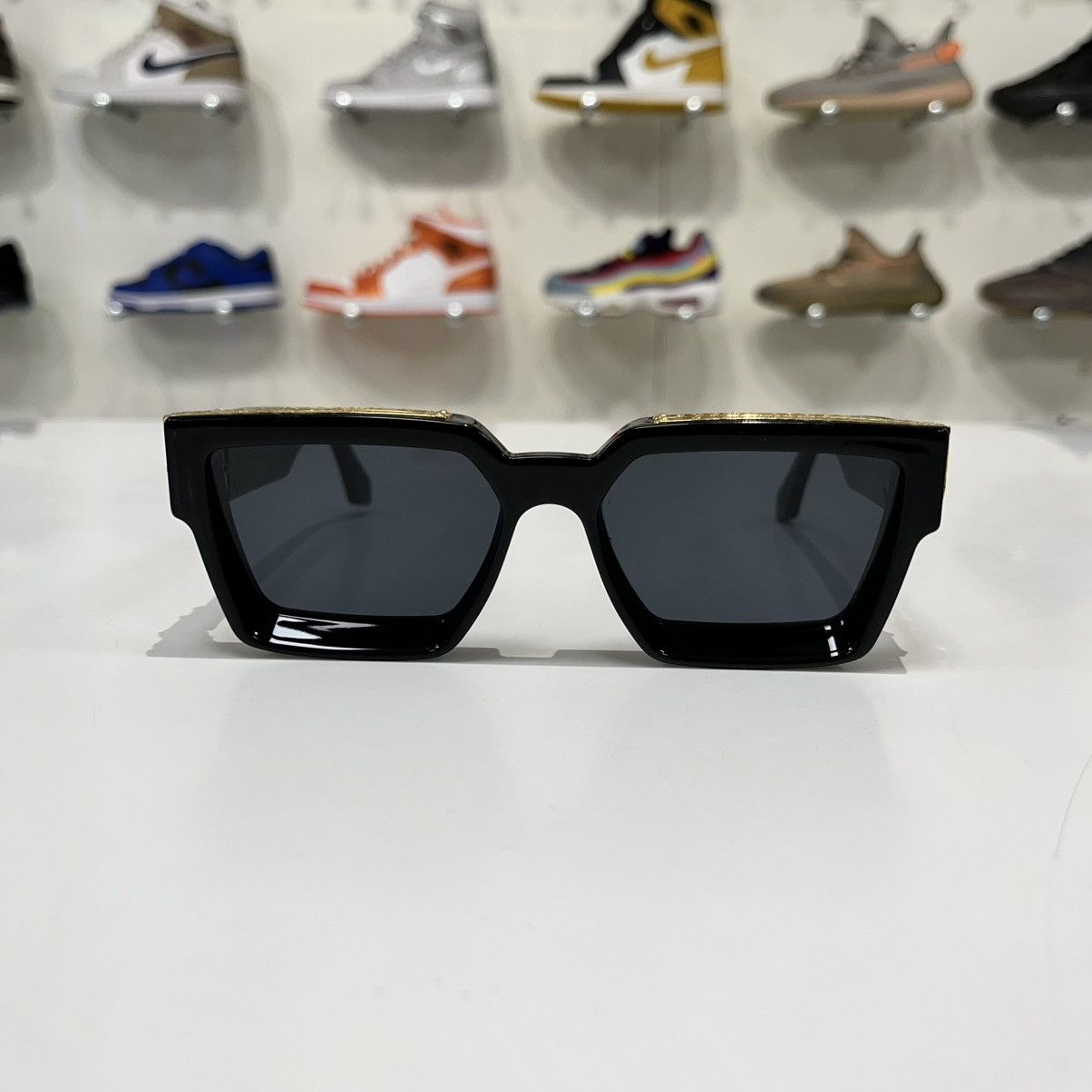 Louis Vuitton Louis Vuitton Millionaires Sunglasses Black Size ONE SIZE - 2 Thumbnail